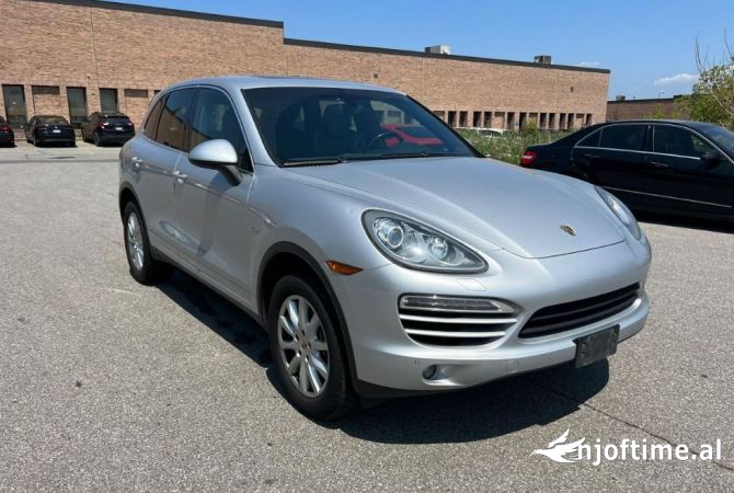 Makina me qera Porsche Cayenne per 85 euro dita 