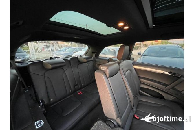 Makina me qera ne Rinas Tirane -Audi Q7 7 vende duke filluar nga  60 euro dita