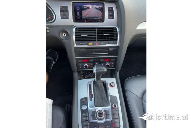 Makina me qera ne Rinas Tirane -Audi Q7 7 vende duke filluar nga  60 euro dita