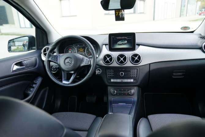 Noleggio Auto a Tirana - 45 Euro