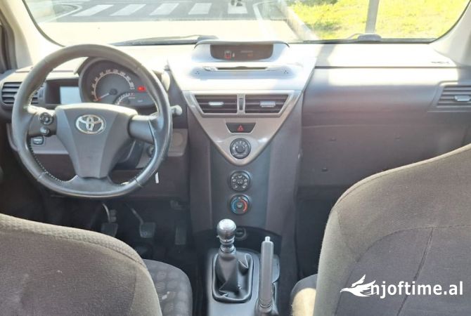 Makina me qera Toyota per vetem 25 euro dita 