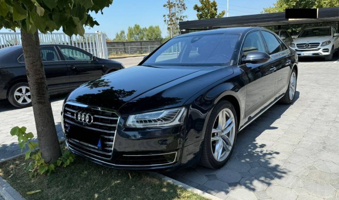 Makina me qera Audi A8 per vetem 120 Euro dita