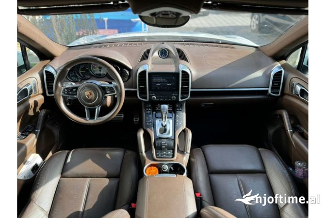 Makina me qera Porsche Cayenne per vetem 170 euro dita 