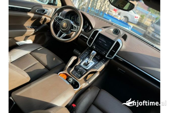 Makina me qera Porsche Cayenne per vetem 170 euro dita 