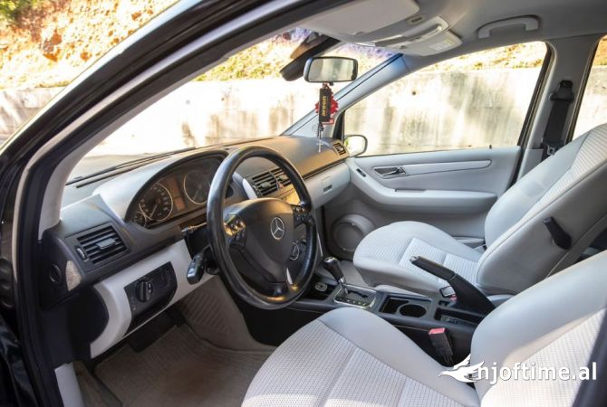 Noleggio Auto a Tirana - 27 Euro