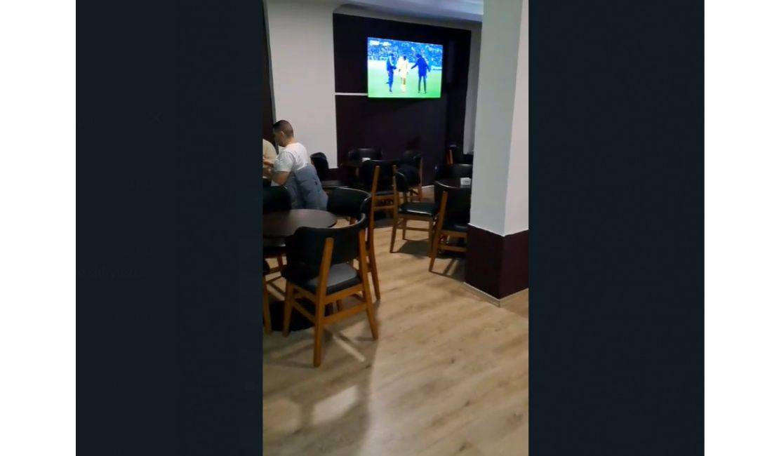 Biznes per shitje, Komuna e Parisit