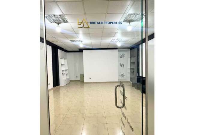 Ambiente Commerciale in Vendita 1+1 a Durazzo - 110,000 Euro