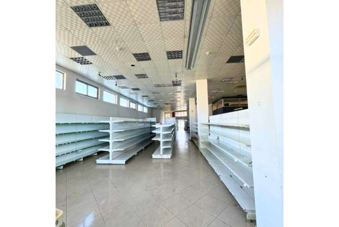 Jepet me qira dyqan buze shetitores”Josif Budo”,Kavaje