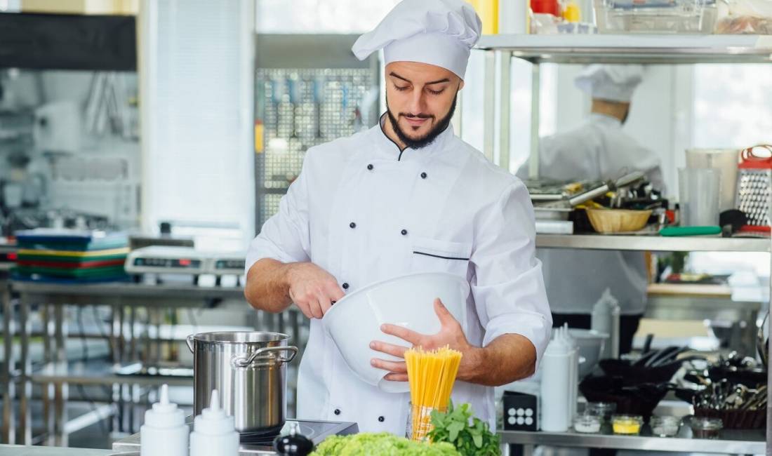 Njoftime Pune ne Tirane, Profesioni Kuzhiner/e dhe Ndihems/e, Kamarier/e , Me eksperience, Pagesa Me Marreveshje.