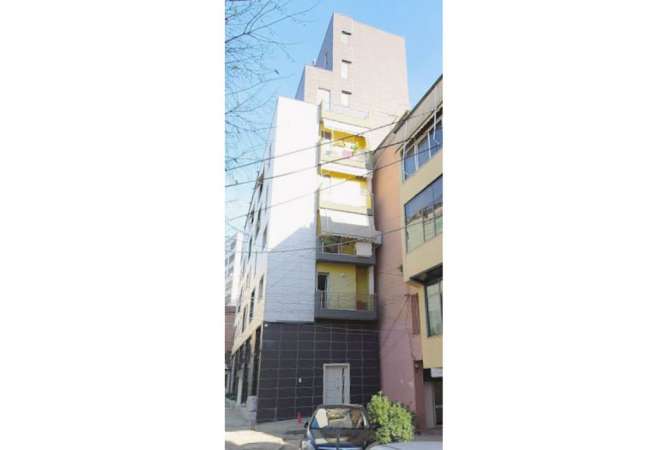 Ambiente Commerciale in Affitto 3+1 a Tirana - 30,000 Leke