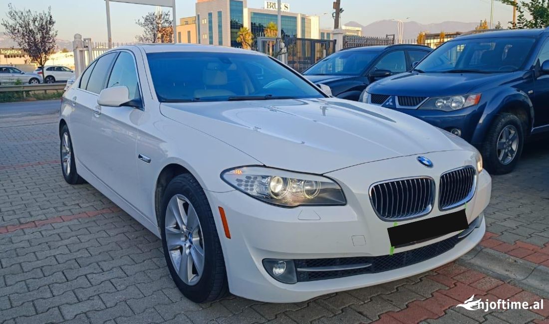 Makina me qera BMW Seria 5 duke nisur nga 60 euro dita