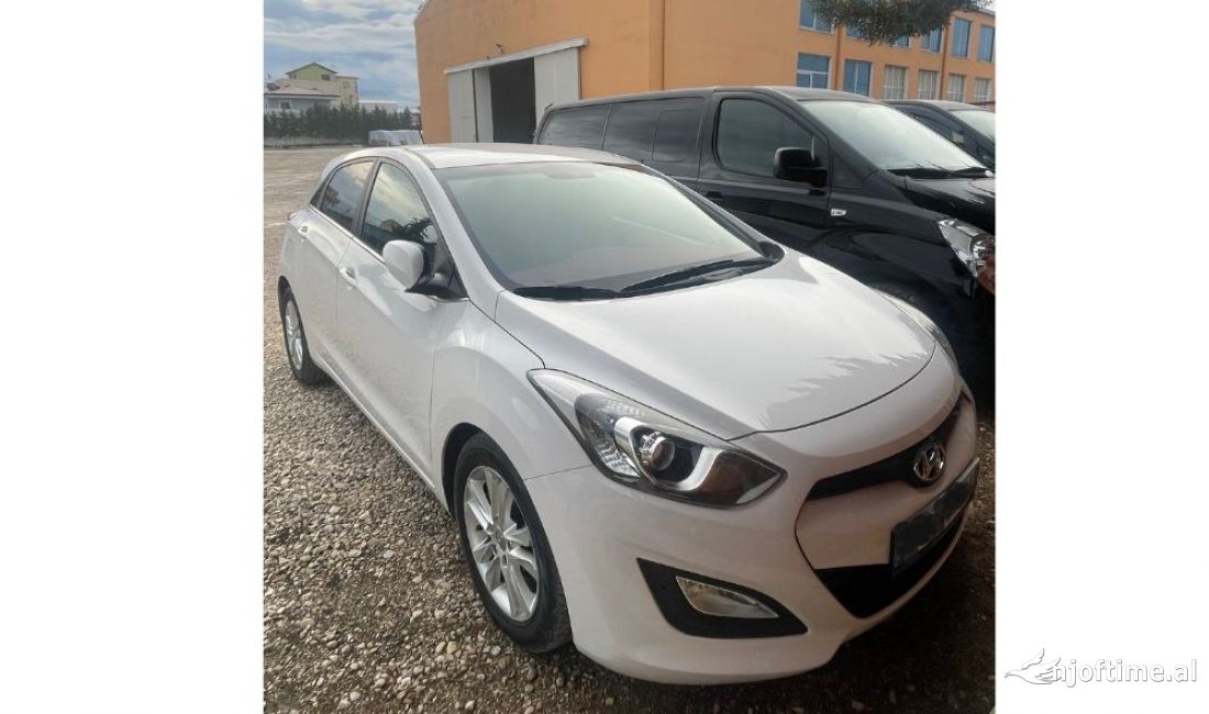 Makina me qera Hyundai i30 per vetem 40 euro dita 