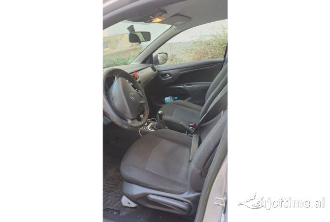 Noleggio Auto a Tirana - 30 Euro