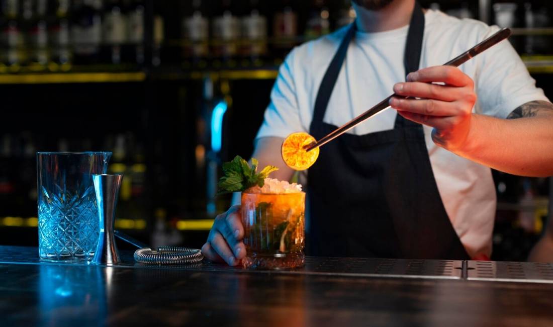 Njoftime Pune ne Tirane, Profesioni Ndihmes Barist dhe Kuzhinier , Me eksperience, Pagesa Me Marreveshje.