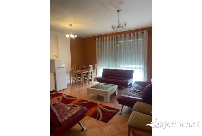 🏠 Jepet me Qera: Shtëpi 1+1 e Mobiluar