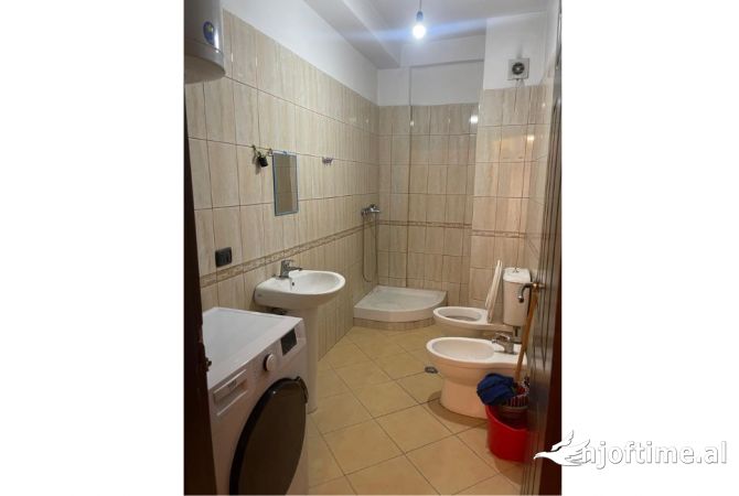 Shtepi me qera Apartament ne Tirane, 1+1, Mobilimi E mobiluar, Pagesa 40,000  Leke.