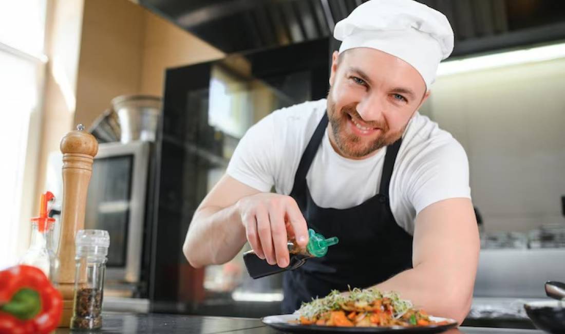 Njoftime Pune ne Tirane, Profesioni Po kërkojmë 👨‍🍳 Kuzhinier / Ndihmës Kuzhinie dhe 🍹 Banakier me , Me eksperience, Pagesa Me Marreveshje.