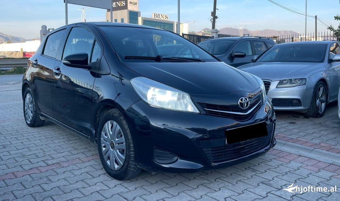Makina me qera Toyota Yaris per vetem 23 euro dita 
