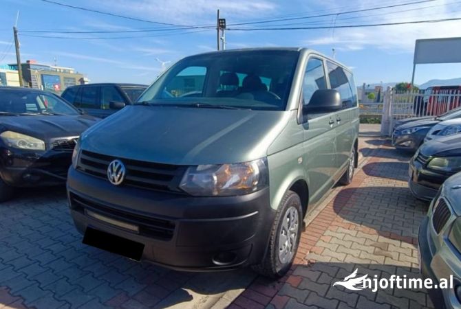 Furgon ekonomik  me qera ne Rinas Tirane - Volkswagen 9 vendesh duke filluar nga 65 euro dita 