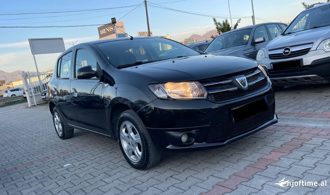 Makina me qera Dacia Sandero per vetem 35 euro dita 