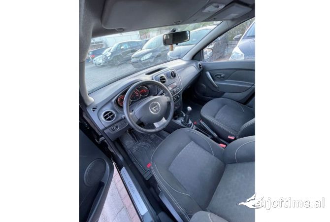 Makina me qera Dacia Sandero per vetem 35 euro dita 