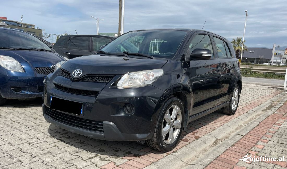 Makina me qera Toyota Urban Cruiser per vetem 30 euro dita 