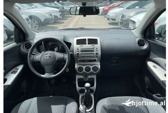 Makina me qera Toyota Urban Cruiser per vetem 30 euro dita 