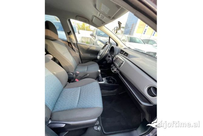 Makina me qera Toyota Yaris per vetem 30 euro dita 