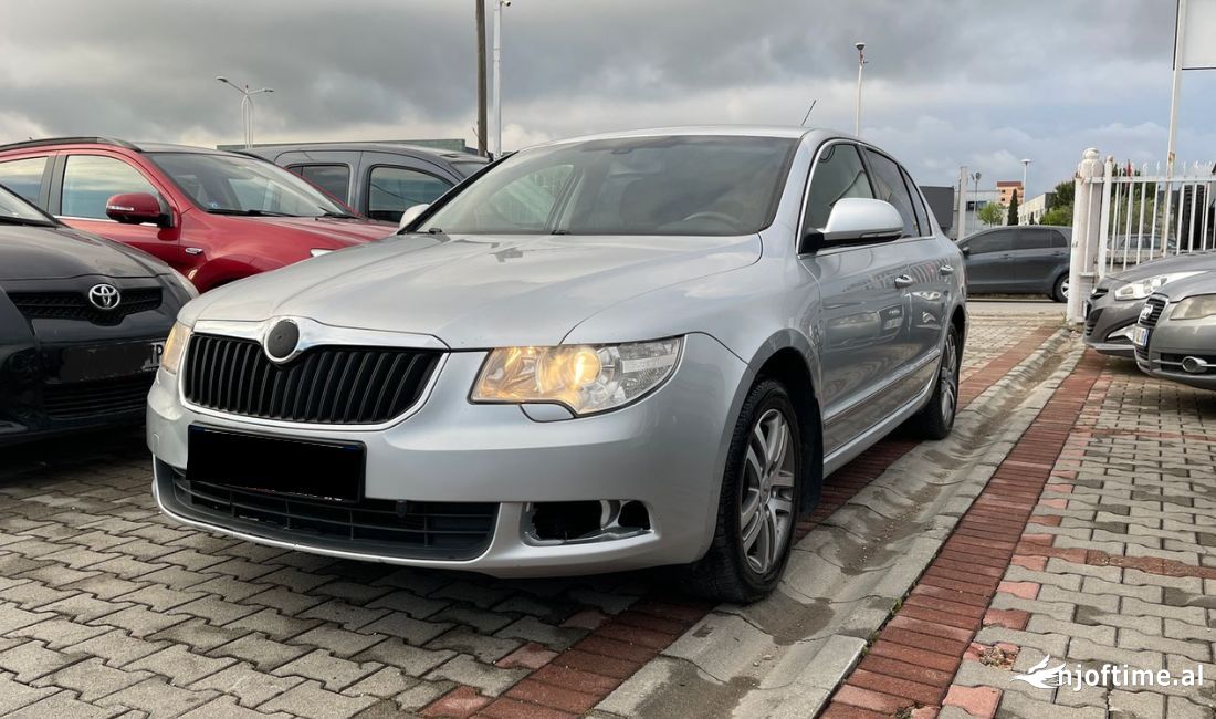 Makina me qera Skoda Superb per vetem 35 euro dita 