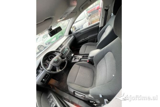 Makina me qera Skoda Superb per vetem 35 euro dita 