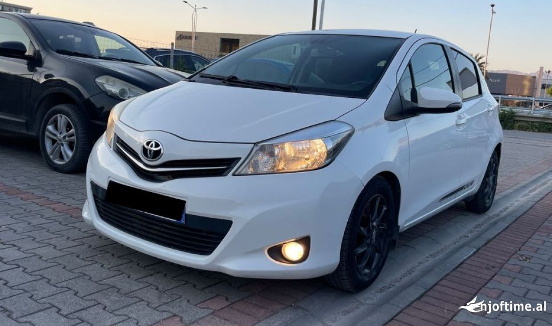 Makina me qera Toyota Yaris per vetem 35 euro 