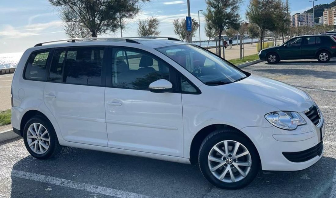 📢Makina me qera Volkswagen Touran 7 persona per vetem 50 euro dita 
