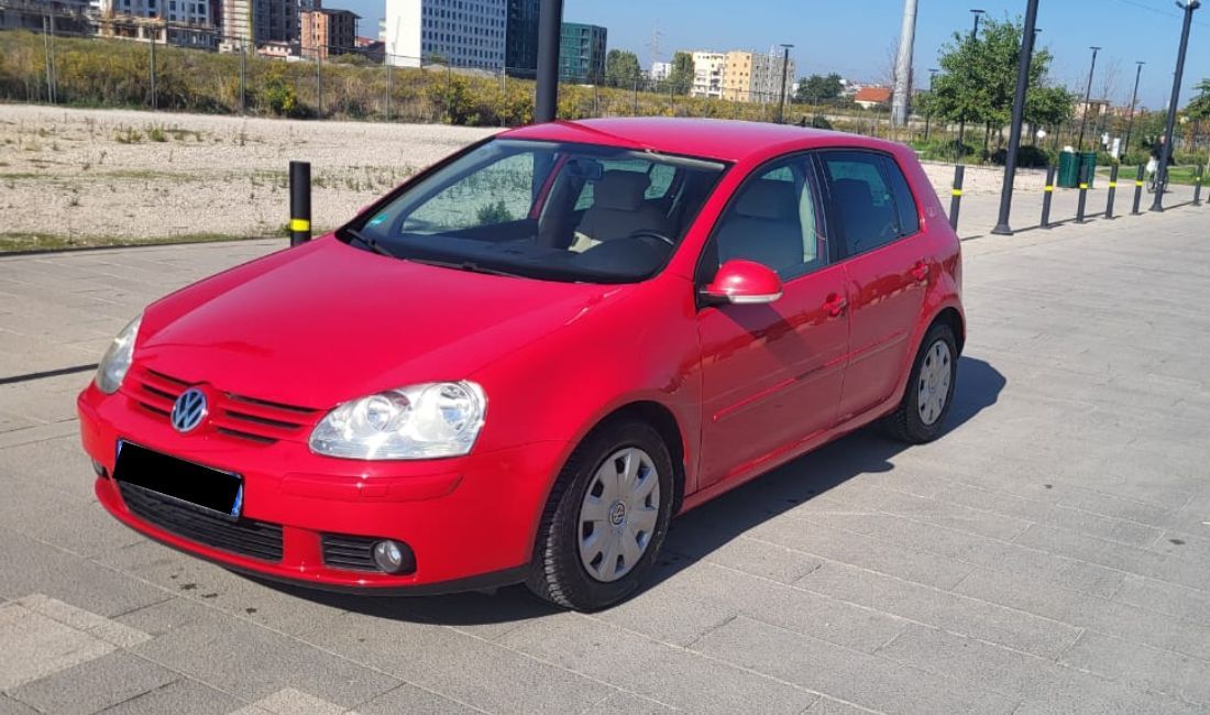 Makina me qera Golf per vetem 30 euro dita 