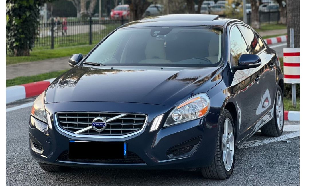 Jepet me qera Volvo  per vetem 45 euro