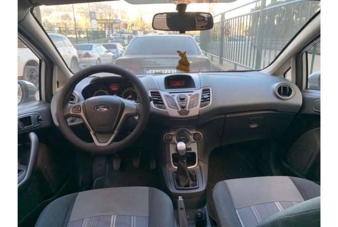 Jepet makina Ford Fiesta  me qera duke filluar nga 20 Euro/dita