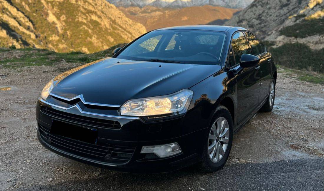  Jepet me qera Citroen C5 duke filluar nga 50 euro dita