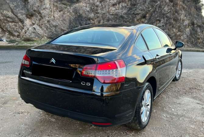  Jepet me qera Citroen C5 duke filluar nga 50 euro dita