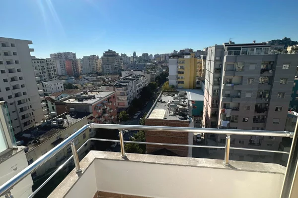 Shtepi ne shitje Apartament ne Durres, 2+1, Mobilimi Bosh, pa mobiluar, Pagesa 155,000  Euro.