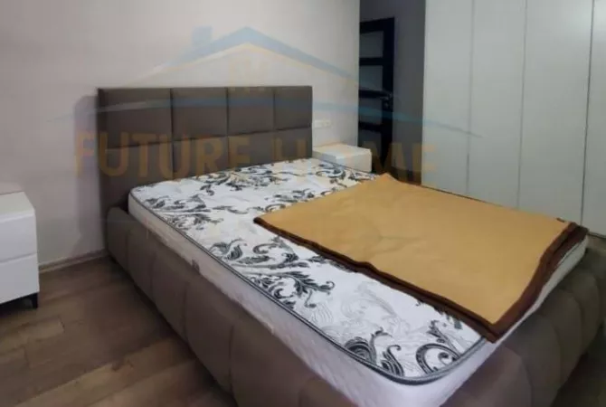 Shtepi me qera Apartament ne Tirane, 2+1, Mobilimi E mobiluar, Pagesa 450  Euro.