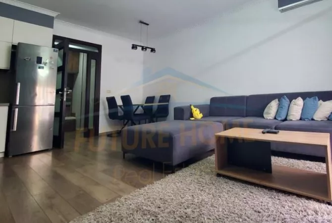 Shtepi me qera Apartament ne Tirane, 2+1, Mobilimi E mobiluar, Pagesa 450  Euro.