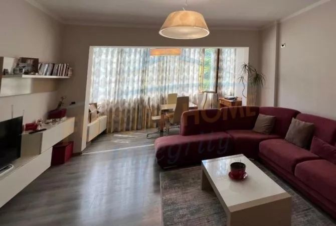 Disponoj me Qera ,Apartament 2+1+2 ne fresk 