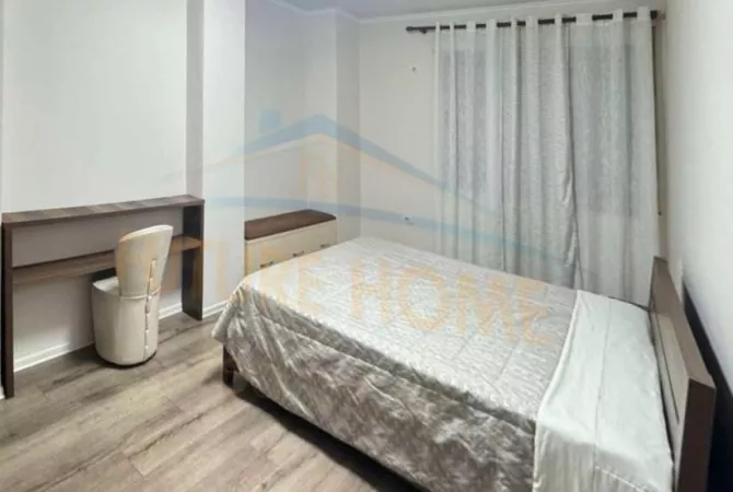 Shtepi me qera Apartament ne Tirane, 2+1, Mobilimi E mobiluar, Pagesa 450  Euro.
