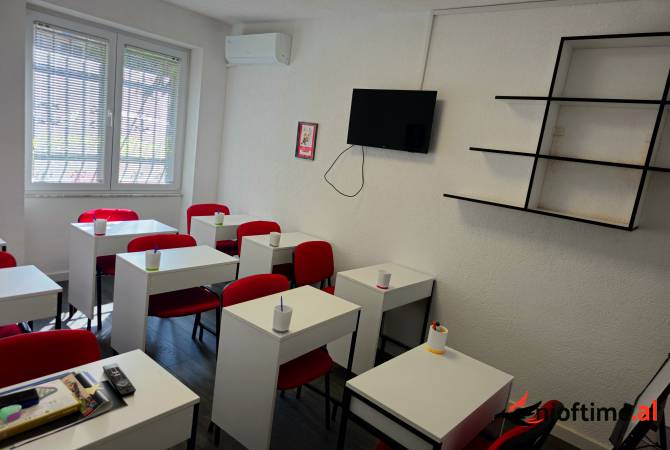 Ambjent zyrash per qira te 21 Dhjetori 