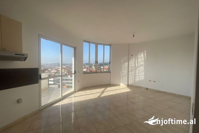 Shtepi ne shitje Apartament ne Tirane, 1+1, Mobilimi Bosh, pa mobiluar, Pagesa 7,000,000  Euro.