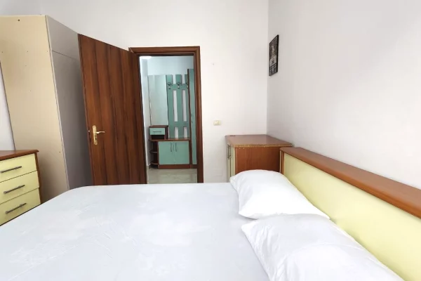 Shtepi ne shitje Apartament ne Tirane, 1+1, Mobilimi E mobiluar, Pagesa 8,990,000  Leke.