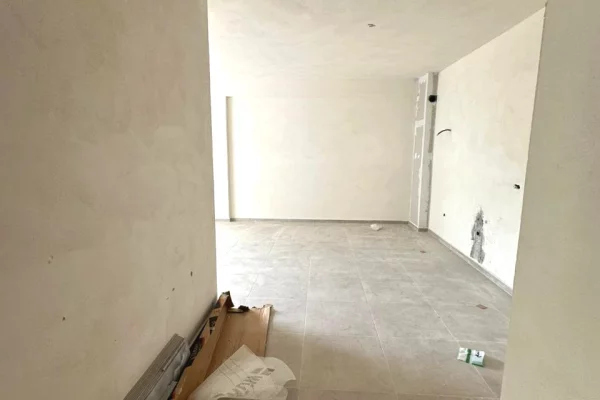 Shtepi ne shitje Apartament ne Durres, 2+1, Mobilimi Bosh, pa mobiluar, Pagesa 122,000  Euro.