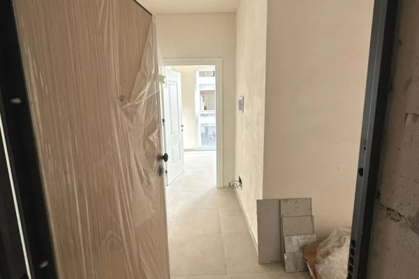 Shtepi ne shitje Apartament ne Durres, 2+1, Mobilimi Bosh, pa mobiluar, Pagesa 122,000  Euro.