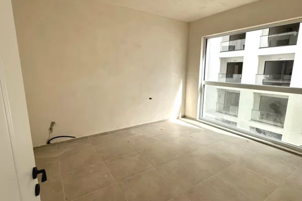Shtepi ne shitje Apartament ne Durres, 2+1, Mobilimi Bosh, pa mobiluar, Pagesa 122,000  Euro.