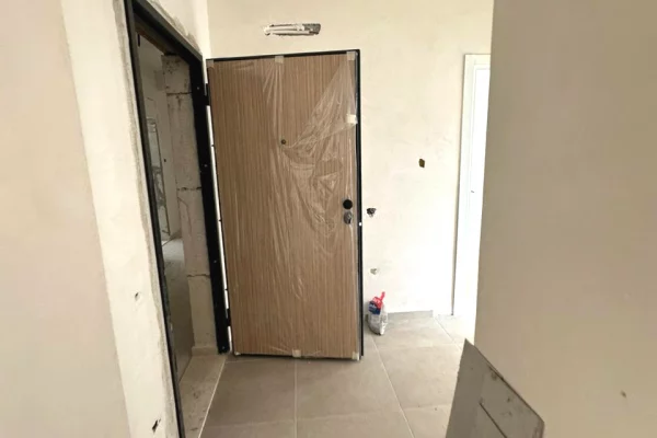 Shtepi ne shitje Apartament ne Durres, 2+1, Mobilimi Bosh, pa mobiluar, Pagesa 122,000  Euro.