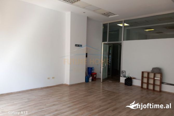Business Property for Rent 3+1 in Tirana - 500 Euro